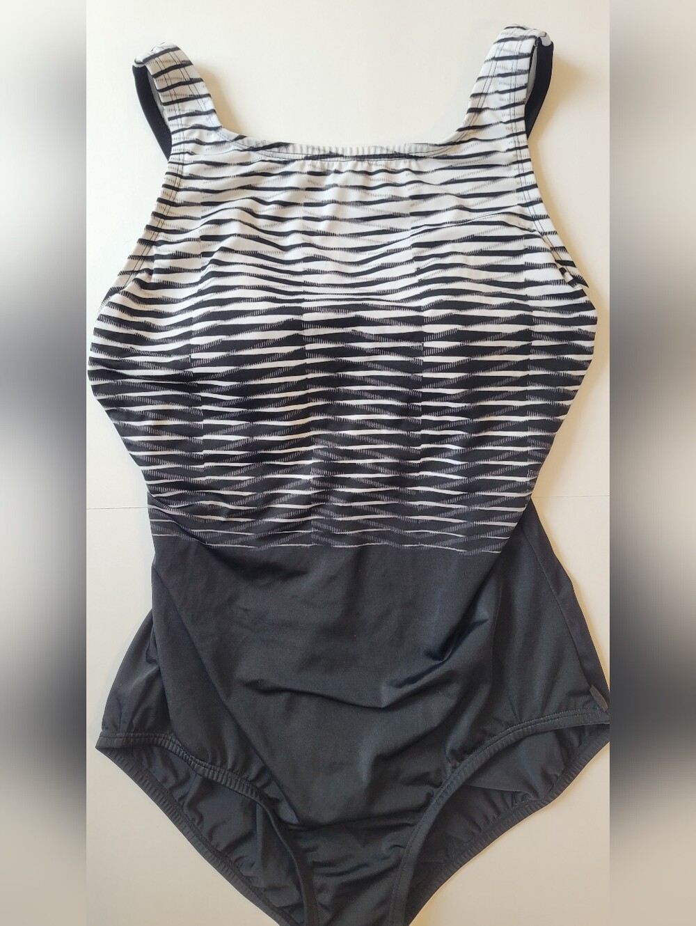 Reebok Endless Endurance High Neck One Piece Swimsuit Size 10 - Picture 3 of 10